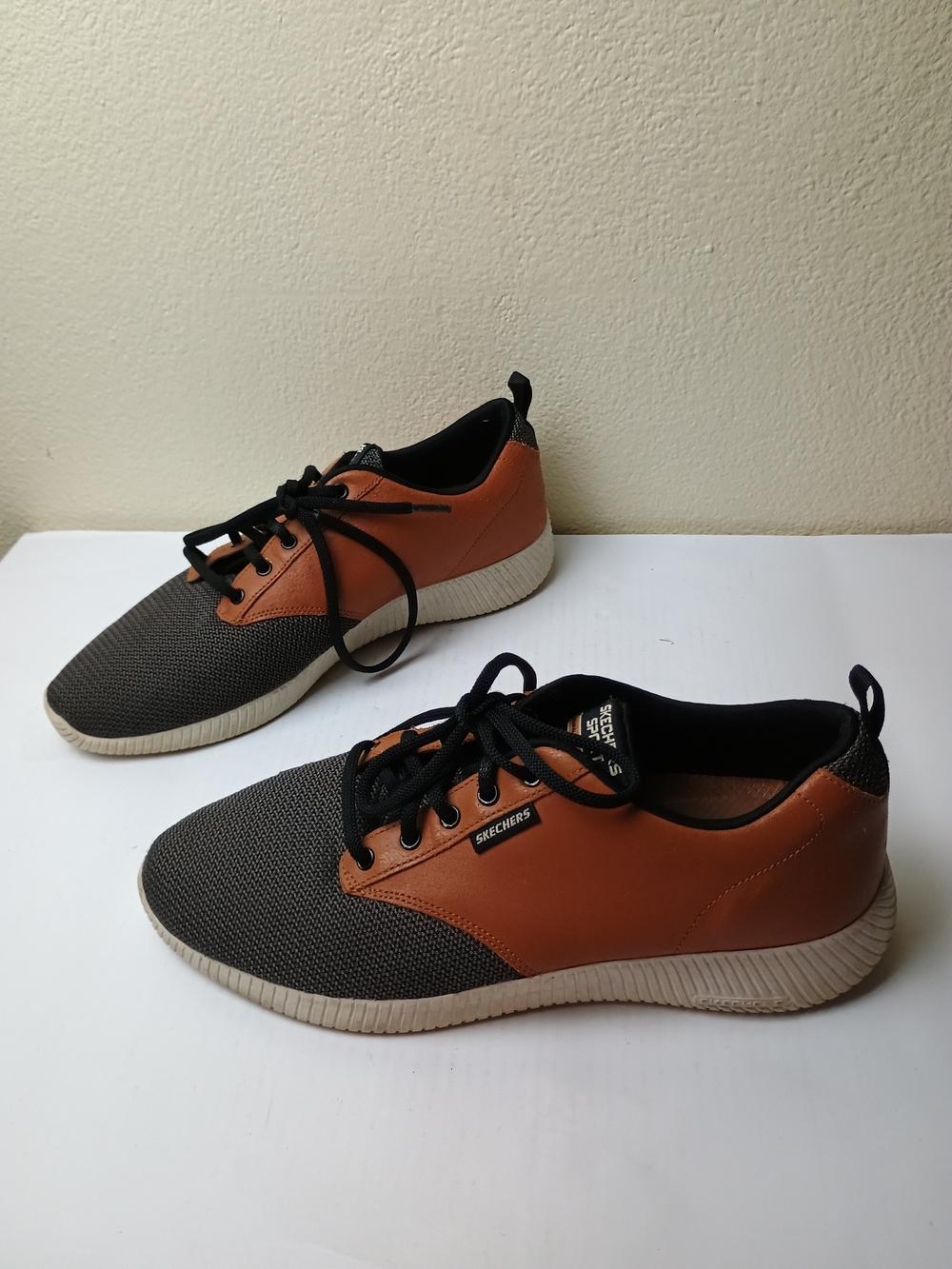 Skechers Depth Charge Trahan Men’s 11 Two-Tone Black and Brown  Sneakers